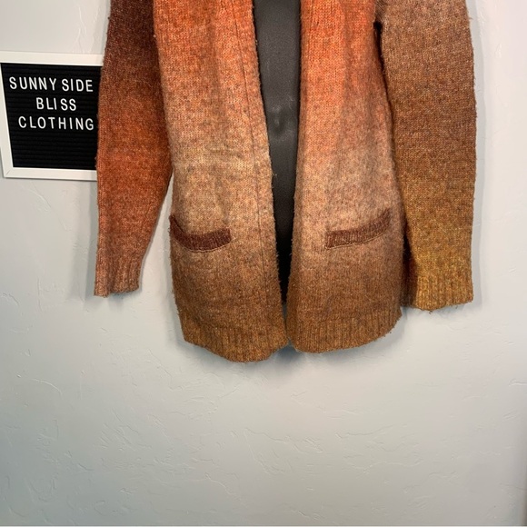 Retrelogy Orange & Cream Knit Cardigan Sweater W/ Pockets Size Small - Picture 3 of 9